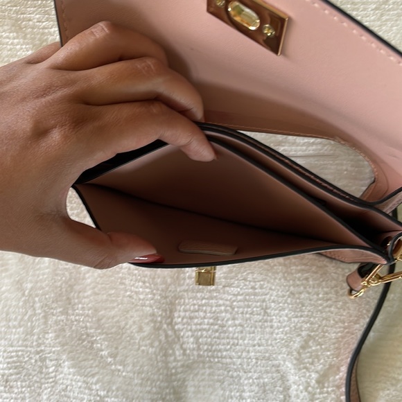 Blush Purse with touchscreen friendly back pocket! - Picture 10 of 12